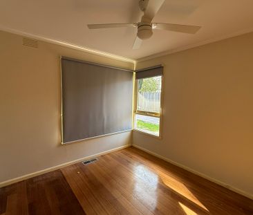 18 Taylor Street, Cranbourne VIC - Photo 6