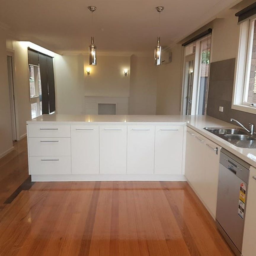 2/32 Kent Road, Surrey Hills - Photo 1