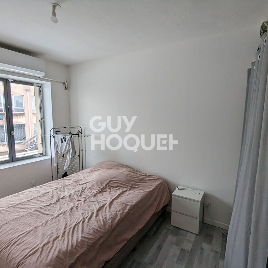 LOCATION d'un T2 (33 m²) à SAINT BONNET DE MURE - Photo 1