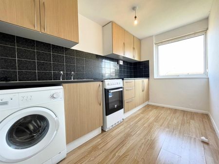 1 Bedroom Flat - Studio To Let - Photo 2