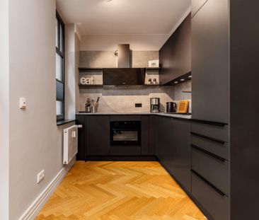 Nice Single Living - Photo 1