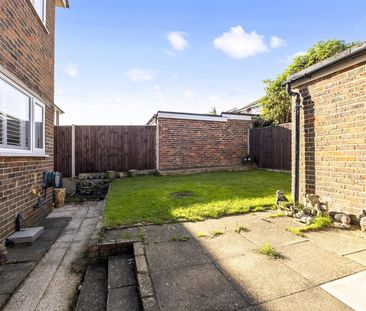 Greenoaks, Lancing - Photo 4