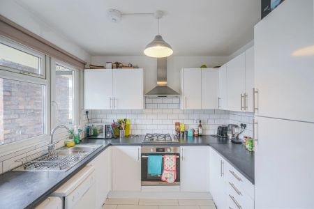 Wick Road – Room 4 - Photo 4