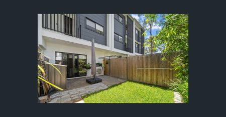 Exquisite Townhome in the Heart of Seven Hills - Photo 5