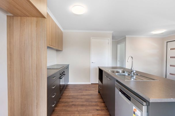 Sun Filled Contemporary Unit - Photo 1