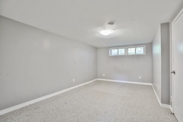 For Lease - 275 Southwood Drive, Hamilton, Ontario - Photo 1