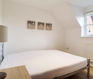 2 bedroom semi-detached house to rent - Photo 5