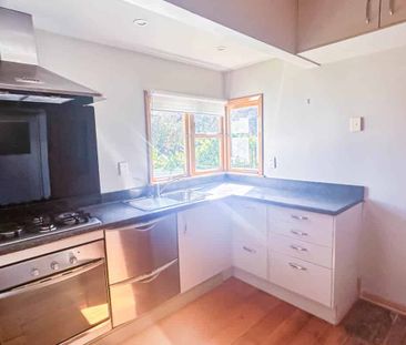 Enormous on East Street! - Photo 2