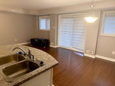 For Lease - 105 Bluestone Private Unit# 2, Orleans - Cumberland and Area, Ontario - Photo 4