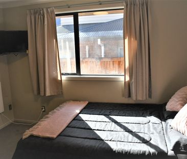 Looking for an easy, comfortable place to call home near the Univer... - Photo 3