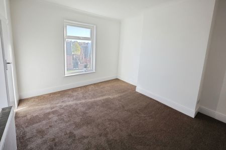 2 bedroom House To Let - Photo 2