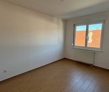 Forbach : Appartement 3 pièces, entièrement rénové à louer - Photo 2