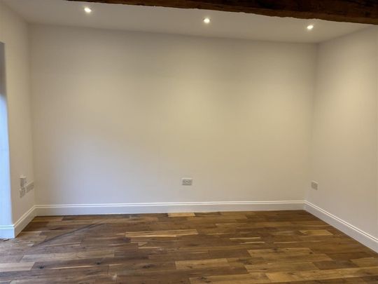 1 BED Coach House To rent - Photo 1