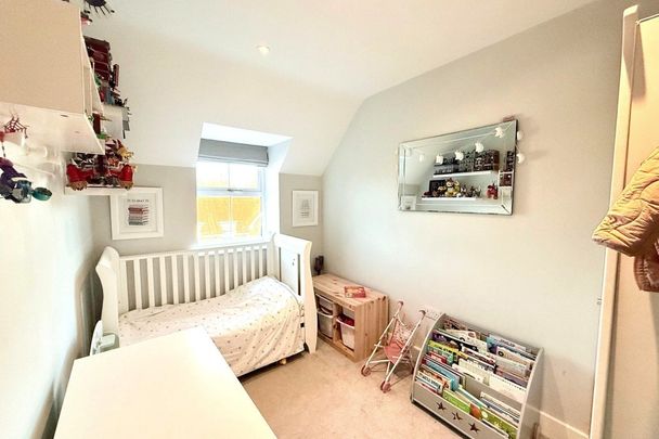 Bushey Hall Road - Photo 1