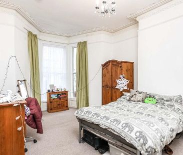 6 bedroom terraced house to rent - Photo 2