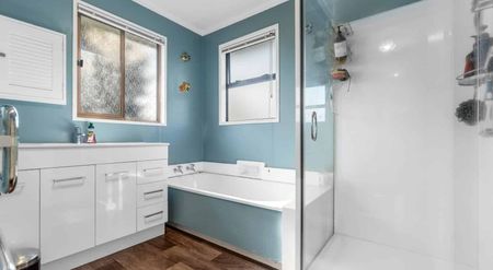 Picture Perfect Four Bedroom in Pukete - Photo 3