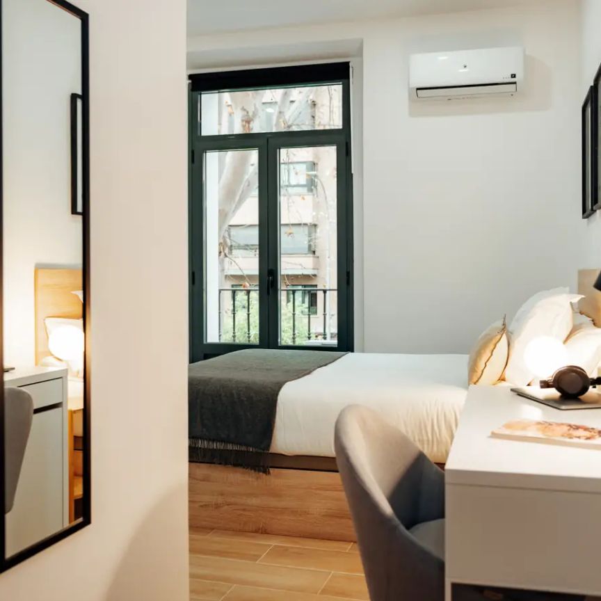Room for rent in shared apartment in Barcelona - Photo 1