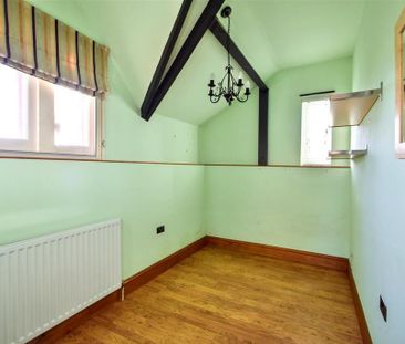 3 bedroom semi-detached house to rent - Photo 6