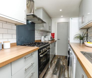 1 bedroom in a house share to rent - Photo 6