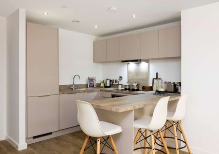 2 BED 2 BATH APARTMENT | AVAILABLE NOW | IN HIGH DEMAND | PARKING AVAILABLE | PRIME LOCATION | 24-HOUR CONCIERGE | RESIDENTS GYM - Photo 4