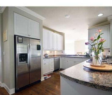 House in West Vancouver, BC - Photo 5