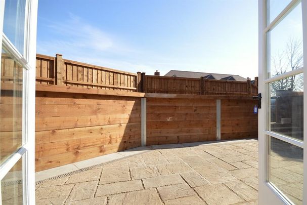 3 bedroom semi-detached house to rent - Photo 1