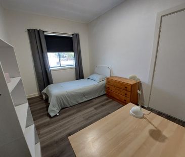 3-bedroom shared house / townhouse, Barons Street - Photo 3