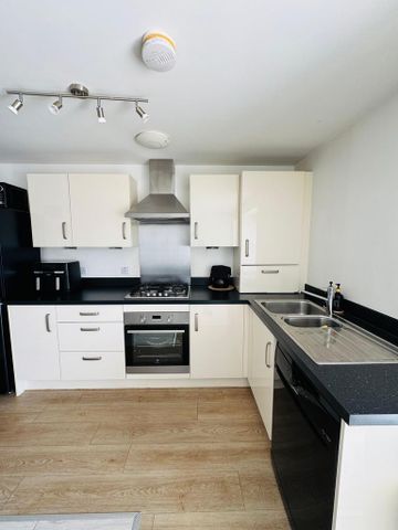 2 bedroom apartment to rent - Photo 3