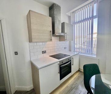 3 bedroom flat to rent - Photo 6