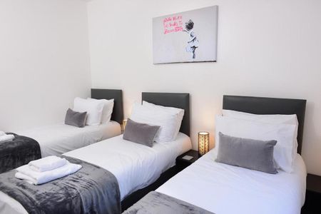 4 Bed Terraced House, Derby Road, SO14 - Photo 5