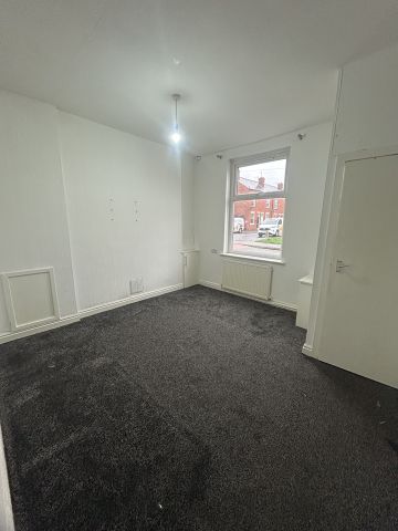 2 Bed Terraced House, Joan Street, M40 - Photo 4