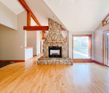 Worth the Commute! - Photo 1