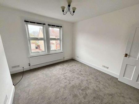 Glebe Road, Egham, TW20 - Photo 2