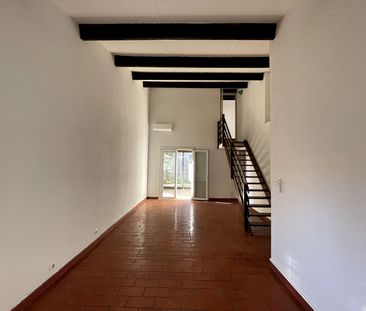 A LOUER Appartement T3 duplex, rénové SAUSSET LES PINS - place de s... - Photo 2