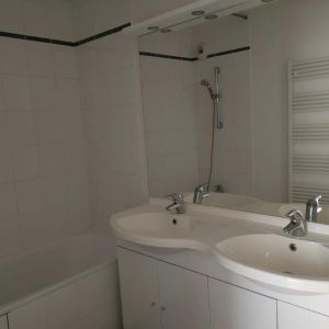 Location Appartement 2 pièces 47m² VICHY 03200 - Photo 2