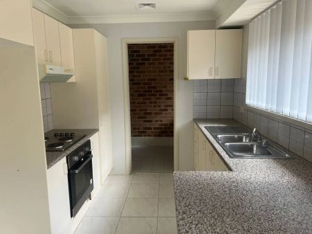 “Neat and tidy townhouse” - Photo 4