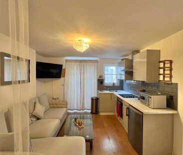 Studio Flat, Church Road, BN3 - Photo 4