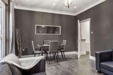 Queenstown Road, London, SW8 - Photo 3