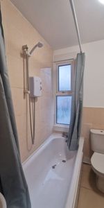 1 Bed Flat, Hart Street, RG1 - Photo 3
