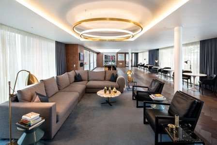 7th floor beautiful modern apartment comprises 2 bedrooms, 2 bathrooms, kitchen, reception and balcony with amazing Views. 24/7 concierge and resident's gym, lounge and roof garden. - Photo 1