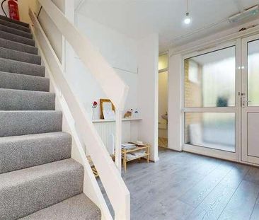 Flat, Conisborough, Bayham Street, London, NW1 - Photo 2