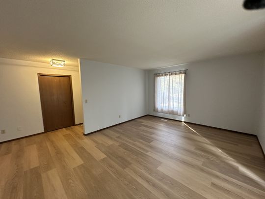 Welcome to your new pet friendly home in the heart of Parkvale!! Doubl - Photo 1