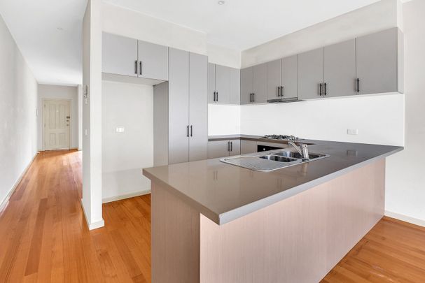 4/126-128 Glenlyon Road, Brunswick VIC 3056 - Photo 1