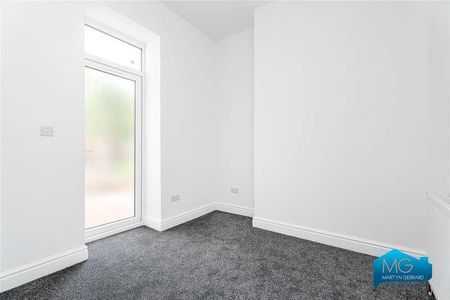 Flat B, Ferme Park Road, Crouch End, London, N8 - Photo 2