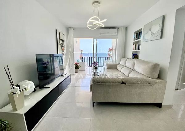 Sea front apartment of 2 bedrooms to rent in Es Vive, Ibiza