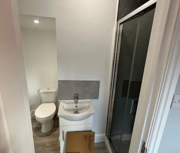 4 Bed Terraced House, Norris Road, RG6 - Photo 6