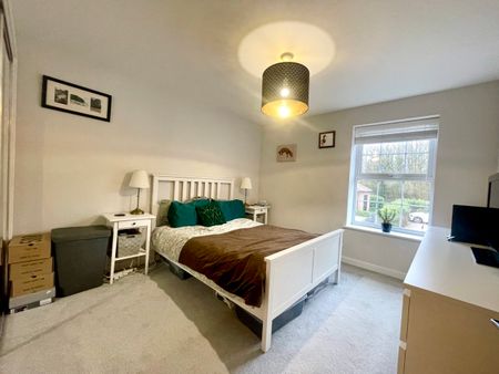 Redshank Crescent, Chineham, RG24 - Photo 3