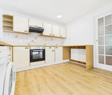 3 bedroom terraced house to rent - Photo 6