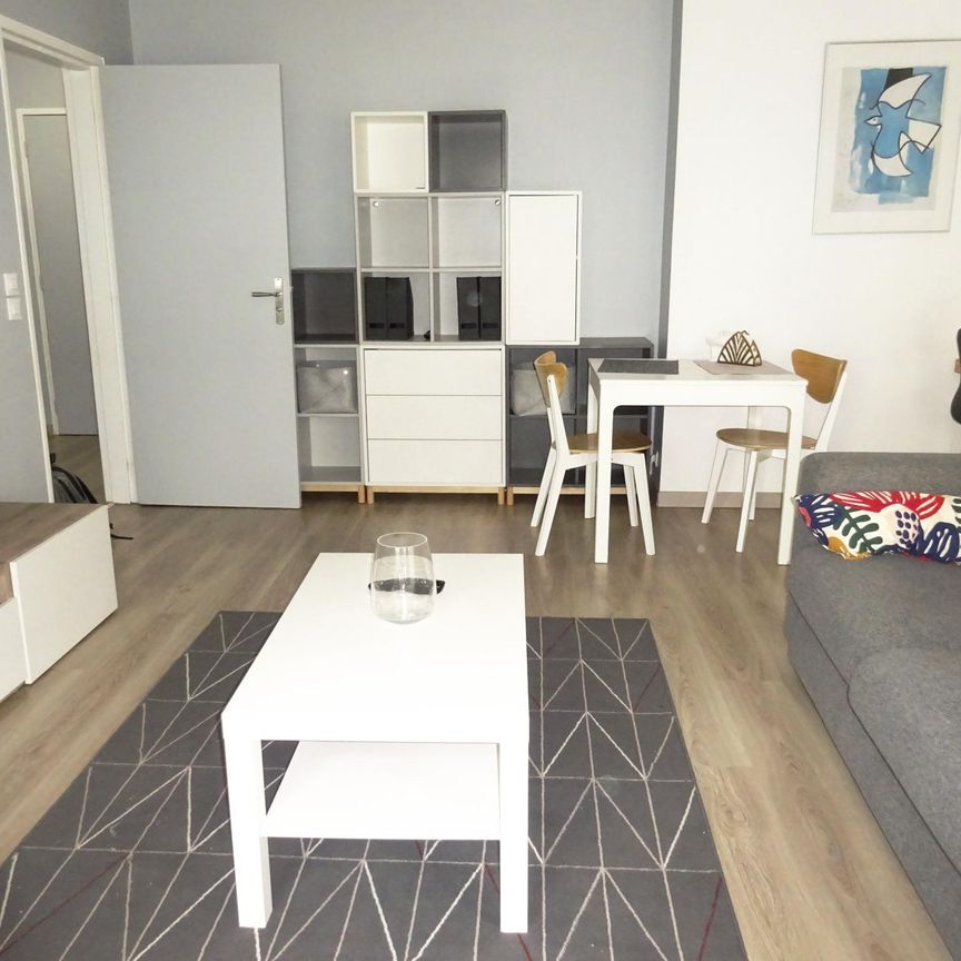 Location Appartement 2 pièces 46m² COURBEVOIE 92400 - Photo 1