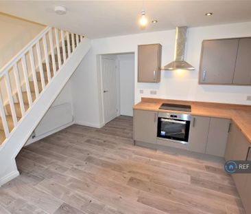 2 bedroom end of terrace house to rent - Photo 5